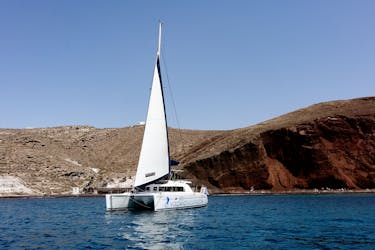 Crucero semiprivado al atardecer en Santorini